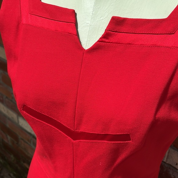 DIANE VONFURSTENBERG EXCLUSIVELY FOR
NIEMEN MARCUS RED SHEATH DRESS SIZE 8 - Picture 3 of 5